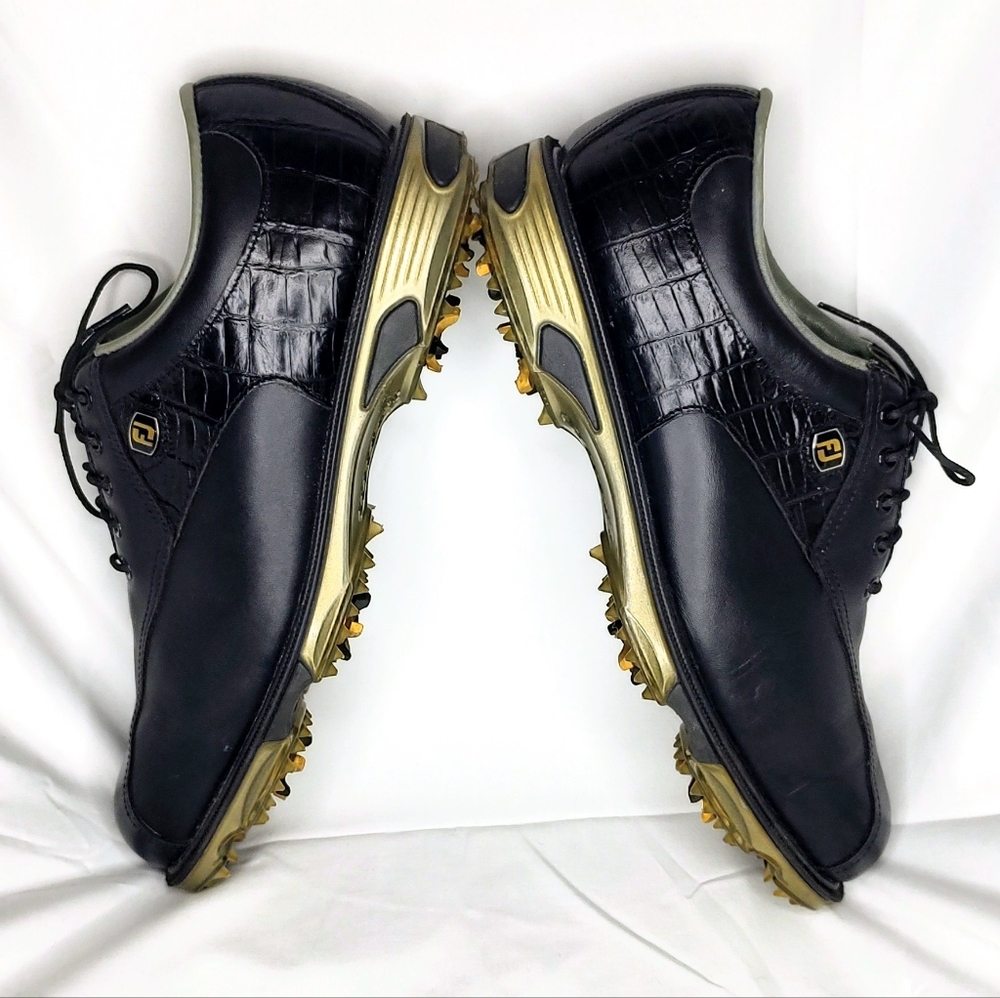 FootJoy Black Leather Men’s Oxford Golf Shoes with Gold Accents Size 8.5